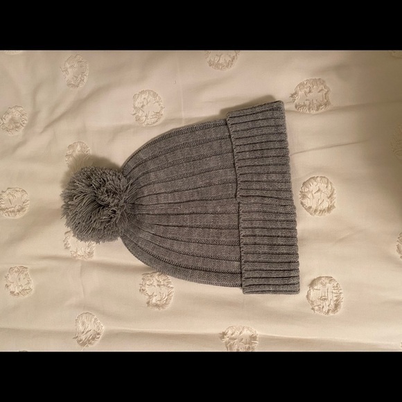 𝅺MICHEAL Kors Winter Beanie - Picture 5 of 9